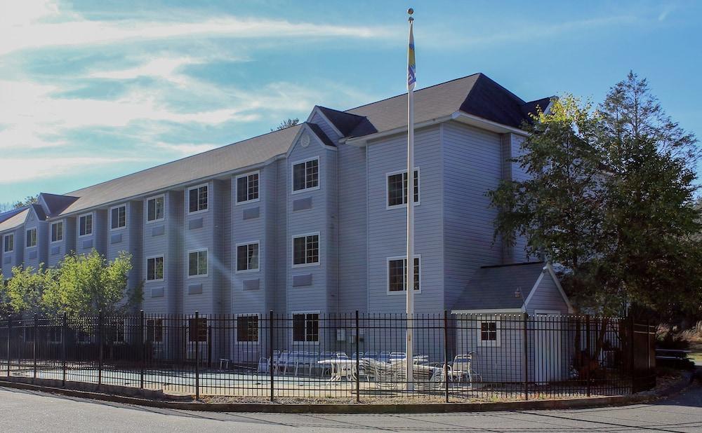 Days Inn By Wyndham Sturbridge Zewnętrze zdjęcie