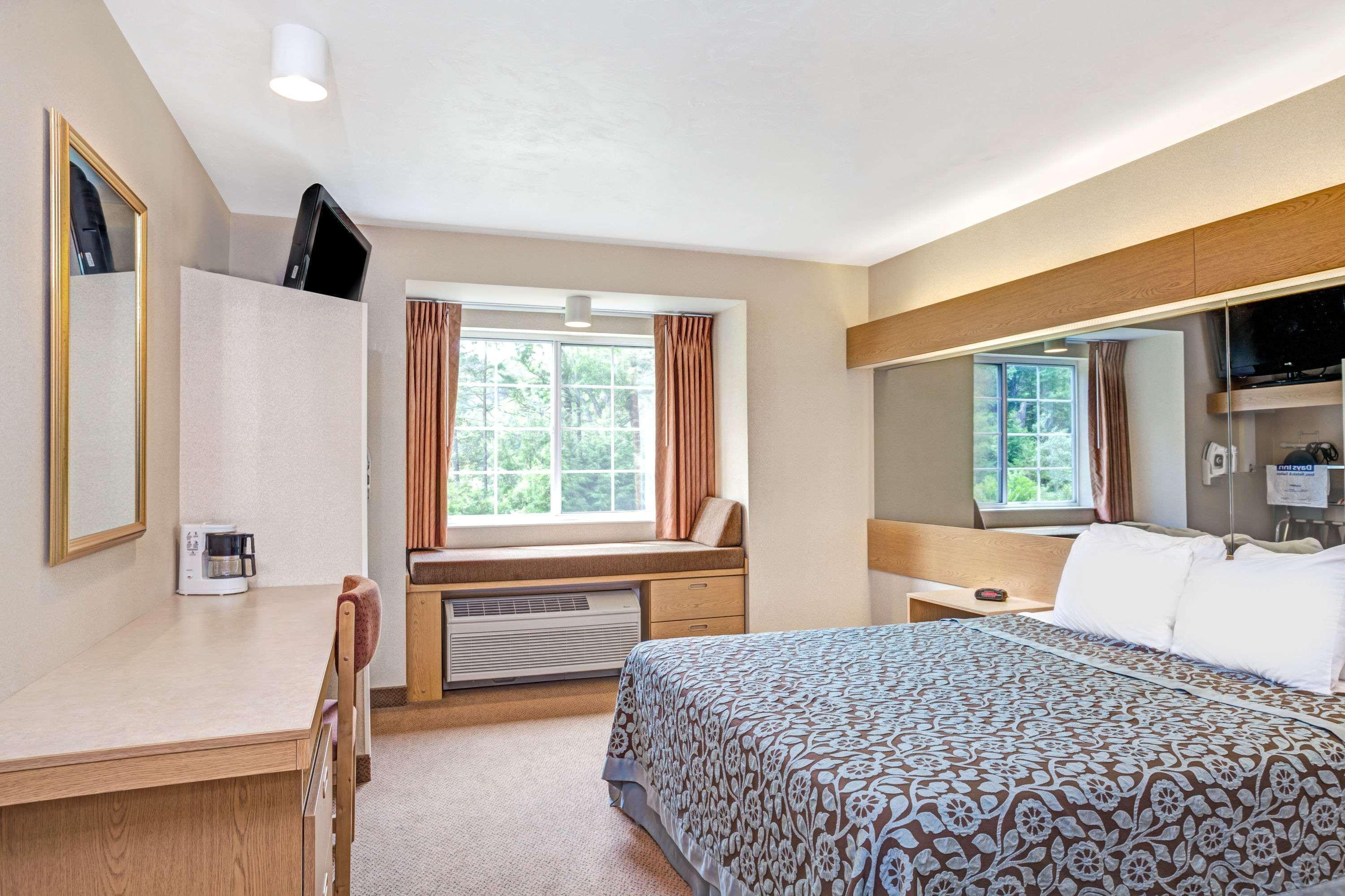Days Inn By Wyndham Sturbridge Zewnętrze zdjęcie