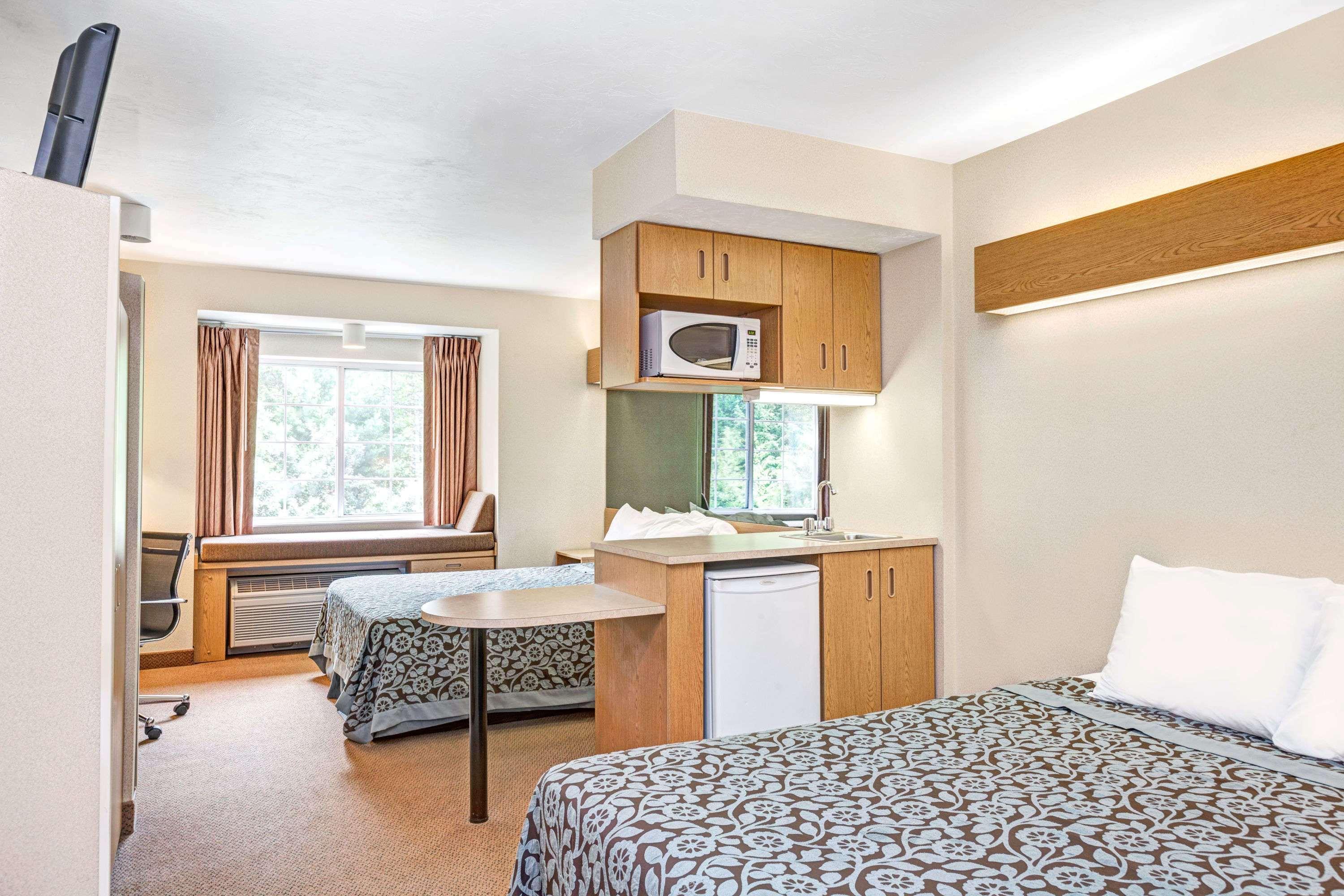 Days Inn By Wyndham Sturbridge Zewnętrze zdjęcie